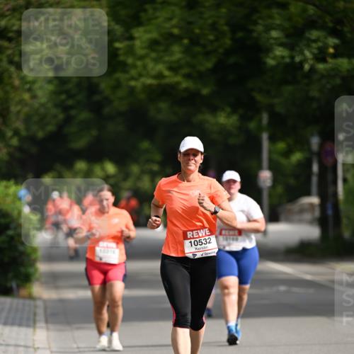 15.06.2025 - REWE Women's Run Dr. Thomas Lammeyer http://msf.ph/oto/7961386 15.06.2025 09:50:27 Laufen 90216, 10532, 16145 meine-sportfotos.de