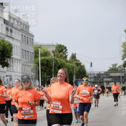 15.06.2025 - REWE Women's Run Jannik Wohlers http://msf.ph/oto/7961596 15.06.2025 09:46:18 Laufen 5545, 5, 5488, 10333, 5145 meine-sportfotos.de
