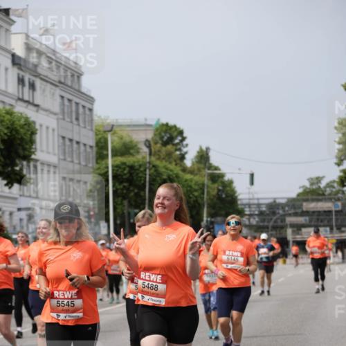 15.06.2025 - REWE Women's Run Jannik Wohlers http://msf.ph/oto/7961598 15.06.2025 09:46:18 Laufen 5545, 5488, 5, 1033, 5145 meine-sportfotos.de