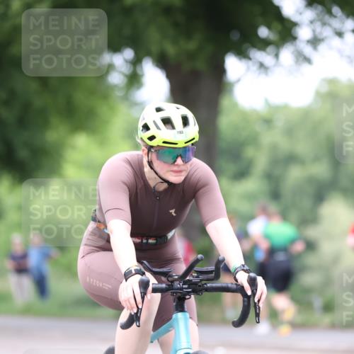 15.06.2025 - 7 Türme Triathlon Yannick Fuchs http://msf.ph/oto/7961683 15.06.2025 13:50:39 Radfahren 195, 326, 1096 meine-sportfotos.de