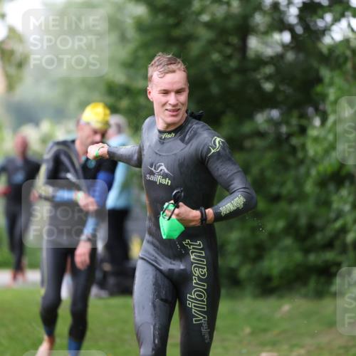15.06.2025 - 7 Türme Triathlon Michael Strokosch http://msf.ph/oto/7961684 15.06.2025 12:13:48 Schwimmen 395, 497, 543, 566, 599, 633 meine-sportfotos.de