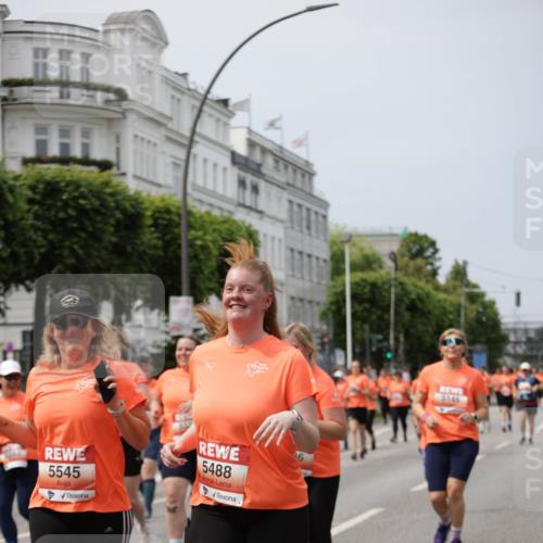 15.06.2025 - REWE Women's Run Jannik Wohlers http://msf.ph/oto/7961707 15.06.2025 09:46:20 Laufen 5545, 5488, 5145 meine-sportfotos.de