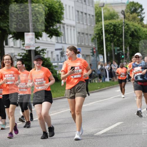 15.06.2025 - REWE Women's Run Jannik Wohlers http://msf.ph/oto/7961780 15.06.2025 09:46:27 Laufen 5512, 51, 5141, 203, 5480, 5134, 5384 meine-sportfotos.de