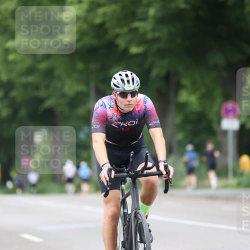 15.06.2025 - 7 Türme Triathlon Yannick Fuchs http://msf.ph/oto/7961825 15.06.2025 13:50:46 Radfahren 389, 911, 1096 meine-sportfotos.de