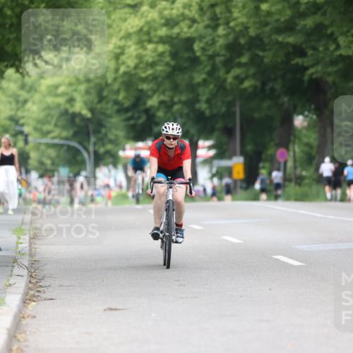 15.06.2025 - 7 Türme Triathlon Yannick Fuchs http://msf.ph/oto/7961847 15.06.2025 13:50:48 Radfahren 389, 911, 954 meine-sportfotos.de