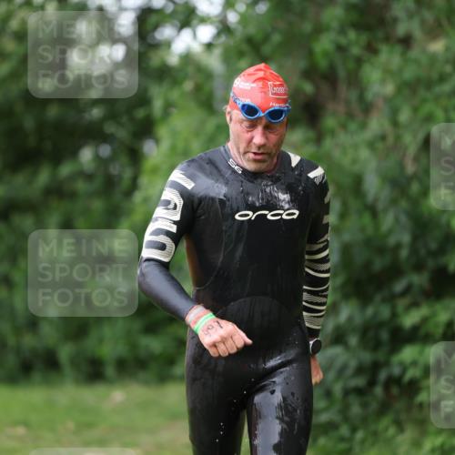 15.06.2025 - 7 Türme Triathlon Michael Strokosch http://msf.ph/oto/7961909 15.06.2025 12:14:06 Schwimmen 370, 395, 439, 442, 466, 497, 501, 543, 599 meine-sportfotos.de