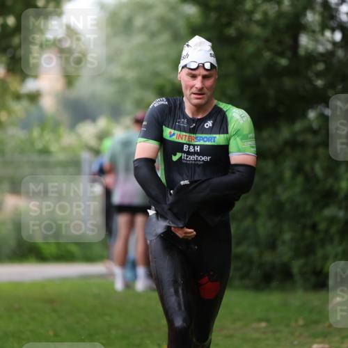 15.06.2025 - 7 Türme Triathlon Michael Strokosch http://msf.ph/oto/7961979 15.06.2025 12:14:07 Schwimmen 370, 395, 439, 442, 466, 497, 501, 543, 599 meine-sportfotos.de