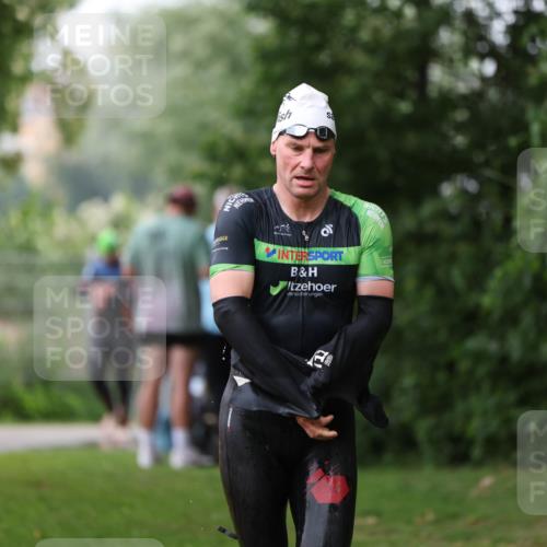 15.06.2025 - 7 Türme Triathlon Michael Strokosch http://msf.ph/oto/7961991 15.06.2025 12:14:07 Schwimmen 370, 395, 439, 442, 466, 497, 501, 543, 599 meine-sportfotos.de