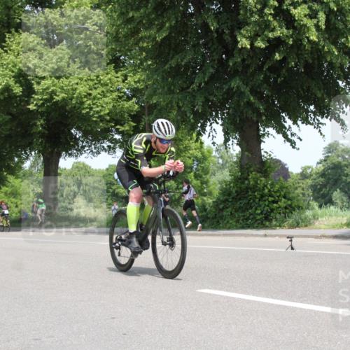 15.06.2025 - 7 Türme Triathlon Yannick Fuchs http://msf.ph/oto/7962255 15.06.2025 12:38:39 Radfahren  meine-sportfotos.de