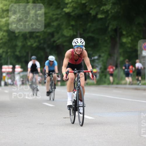 15.06.2025 - 7 Türme Triathlon Yannick Fuchs http://msf.ph/oto/7962340 15.06.2025 13:51:47 Radfahren 718, 893, 1021 meine-sportfotos.de