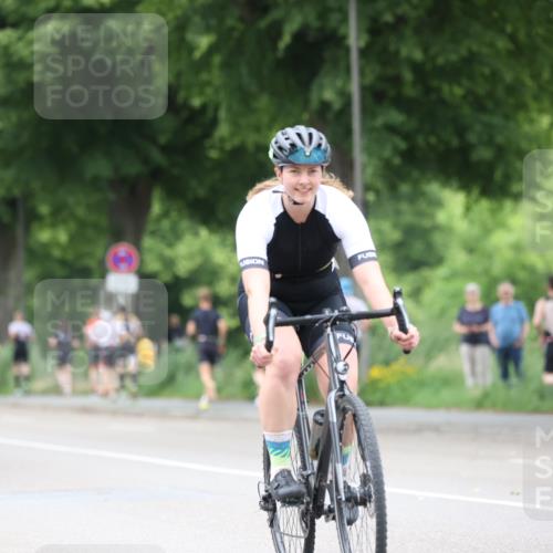 15.06.2025 - 7 Türme Triathlon Yannick Fuchs http://msf.ph/oto/7962414 15.06.2025 13:51:50 Radfahren 718, 823, 893, 1021 meine-sportfotos.de
