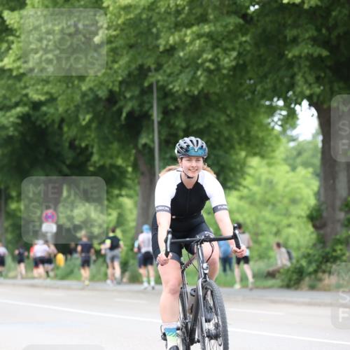 15.06.2025 - 7 Türme Triathlon Yannick Fuchs http://msf.ph/oto/7962421 15.06.2025 13:51:50 Radfahren 718, 823, 893, 1021 meine-sportfotos.de