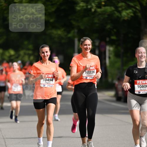 15.06.2025 - REWE Women's Run Dr. Thomas Lammeyer http://msf.ph/oto/7962510 15.06.2025 09:51:25 Laufen 10494, 10226 meine-sportfotos.de