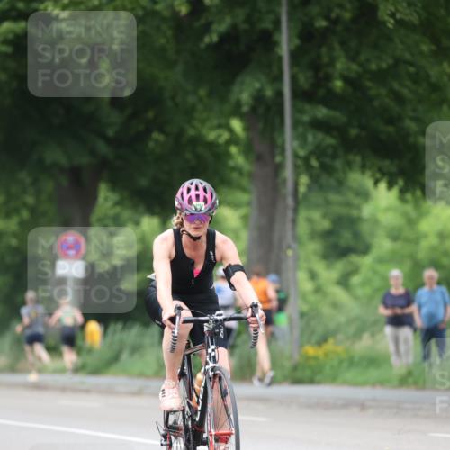 15.06.2025 - 7 Türme Triathlon Yannick Fuchs http://msf.ph/oto/7962797 15.06.2025 13:52:28 Radfahren 556, 729, 799, 1038 meine-sportfotos.de