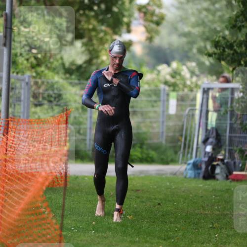15.06.2025 - 7 Türme Triathlon Michael Strokosch http://msf.ph/oto/7962842 15.06.2025 12:15:16 Schwimmen 490, 504, 565, 671 meine-sportfotos.de