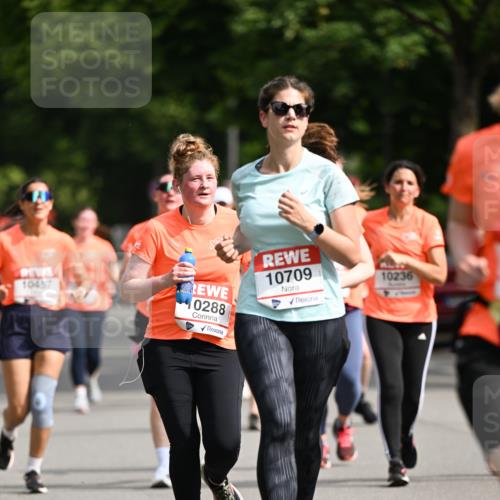 15.06.2025 - REWE Women's Run Dr. Thomas Lammeyer http://msf.ph/oto/7962921 15.06.2025 09:51:41 Laufen 10457, 0288, 10709, 10236 meine-sportfotos.de