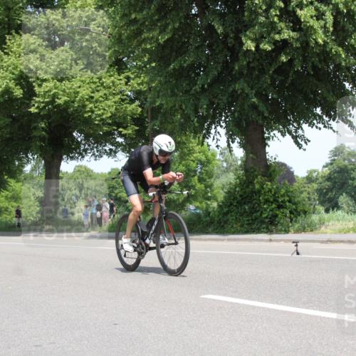 15.06.2025 - 7 Türme Triathlon Yannick Fuchs http://msf.ph/oto/7962984 15.06.2025 12:46:59 Radfahren  meine-sportfotos.de