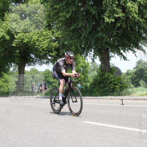 15.06.2025 - 7 Türme Triathlon Yannick Fuchs http://msf.ph/oto/7963085 15.06.2025 12:47:39 Radfahren  meine-sportfotos.de