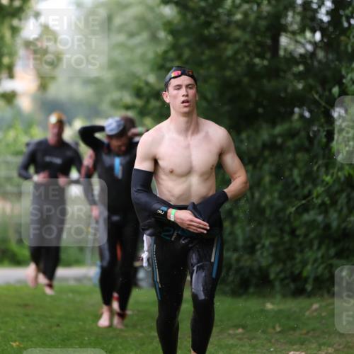 15.06.2025 - 7 Türme Triathlon Michael Strokosch http://msf.ph/oto/7963143 15.06.2025 12:15:47 Schwimmen 366, 446, 500, 503, 537, 575, 583 meine-sportfotos.de