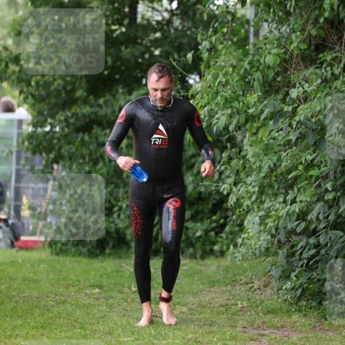 15.06.2025 - 7 Türme Triathlon Michael Strokosch http://msf.ph/oto/7963461 15.06.2025 12:16:07 Schwimmen 378, 397, 411, 503, 511, 537, 567, 583, 648, 669 meine-sportfotos.de