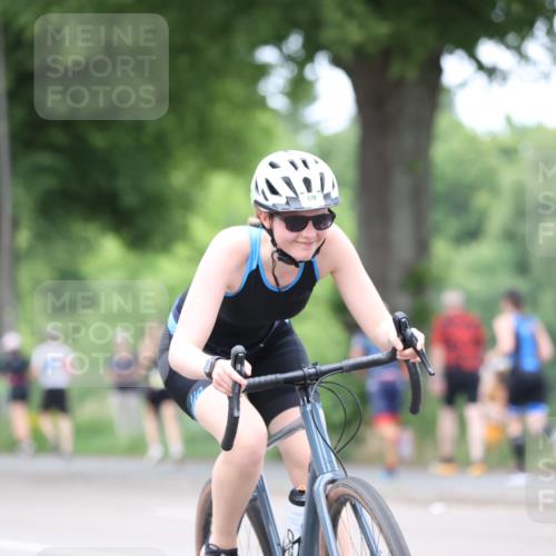 15.06.2025 - 7 Türme Triathlon Yannick Fuchs http://msf.ph/oto/7963538 15.06.2025 13:53:24 Radfahren 748, 819, 863 meine-sportfotos.de