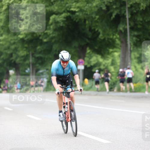 15.06.2025 - 7 Türme Triathlon Yannick Fuchs http://msf.ph/oto/7963548 15.06.2025 13:53:24 Radfahren 748, 819, 863 meine-sportfotos.de