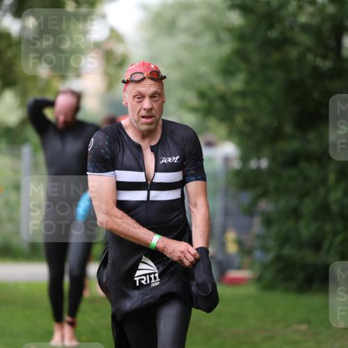 15.06.2025 - 7 Türme Triathlon Michael Strokosch http://msf.ph/oto/7963550 15.06.2025 12:16:12 Schwimmen 378, 397, 411, 414, 503, 511, 567, 648, 657, 669, 677 meine-sportfotos.de