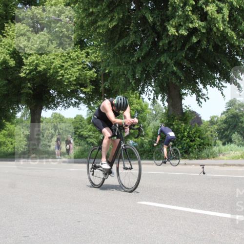 15.06.2025 - 7 Türme Triathlon Yannick Fuchs http://msf.ph/oto/7963626 15.06.2025 12:52:30 Radfahren  meine-sportfotos.de