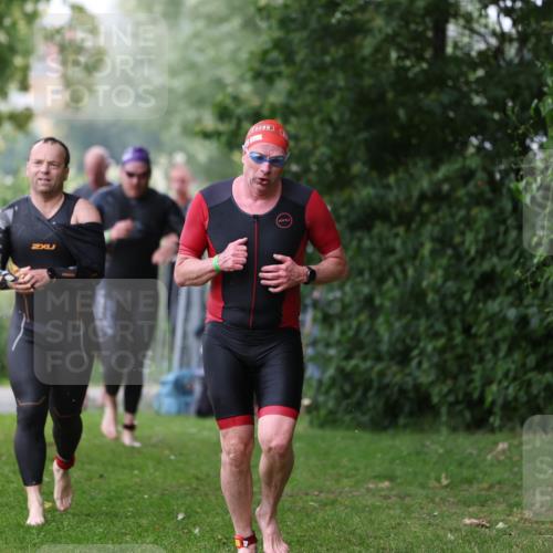 15.06.2025 - 7 Türme Triathlon Michael Strokosch http://msf.ph/oto/7963655 15.06.2025 12:16:19 Schwimmen 378, 397, 411, 414, 511, 567, 616, 648, 657, 669, 677 meine-sportfotos.de