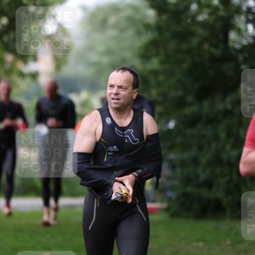 15.06.2025 - 7 Türme Triathlon Michael Strokosch http://msf.ph/oto/7963714 15.06.2025 12:16:22 Schwimmen 378, 397, 411, 414, 435, 511, 567, 616, 648, 657, 669, 677 meine-sportfotos.de