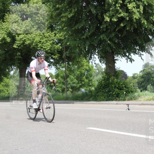 15.06.2025 - 7 Türme Triathlon Yannick Fuchs http://msf.ph/oto/7963828 15.06.2025 12:53:36 Radfahren  meine-sportfotos.de