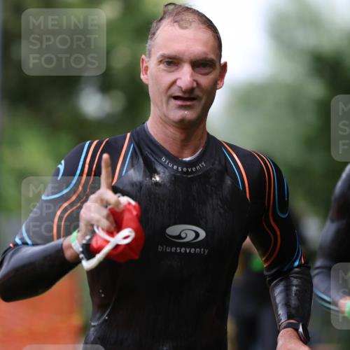 15.06.2025 - 7 Türme Triathlon Michael Strokosch http://msf.ph/oto/7963844 15.06.2025 12:16:29 Schwimmen 373, 378, 397, 400, 414, 435, 511, 560, 616, 629, 632, 648, 657, 669, 677 meine-sportfotos.de