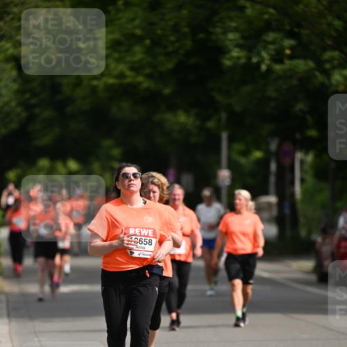 15.06.2025 - REWE Women's Run Dr. Thomas Lammeyer http://msf.ph/oto/7963875 15.06.2025 09:52:26 Laufen 658 meine-sportfotos.de