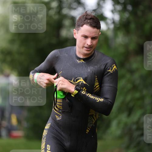 15.06.2025 - 7 Türme Triathlon Michael Strokosch http://msf.ph/oto/7963879 15.06.2025 12:16:32 Schwimmen 373, 378, 387, 397, 400, 414, 435, 485, 560, 616, 629, 632, 648, 657, 677 meine-sportfotos.de