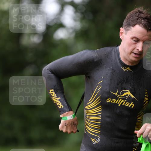 15.06.2025 - 7 Türme Triathlon Michael Strokosch http://msf.ph/oto/7963887 15.06.2025 12:16:33 Schwimmen 373, 378, 387, 397, 400, 414, 423, 435, 485, 560, 616, 629, 632, 648, 657, 677 meine-sportfotos.de