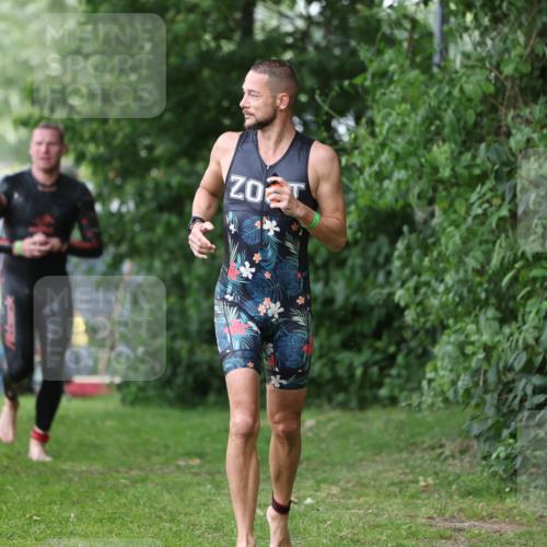 15.06.2025 - 7 Türme Triathlon Michael Strokosch http://msf.ph/oto/7963906 15.06.2025 12:16:38 Schwimmen 373, 387, 400, 414, 423, 435, 485, 560, 616, 629, 632, 657, 677 meine-sportfotos.de