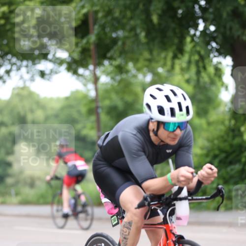 15.06.2025 - 7 Türme Triathlon Yannick Fuchs http://msf.ph/oto/7963913 15.06.2025 11:11:16 Radfahren 200, 204, 278, 329 meine-sportfotos.de
