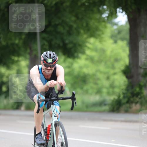 15.06.2025 - 7 Türme Triathlon Yannick Fuchs http://msf.ph/oto/7964006 15.06.2025 11:11:20 Radfahren 204, 246, 263, 278, 323, 329 meine-sportfotos.de