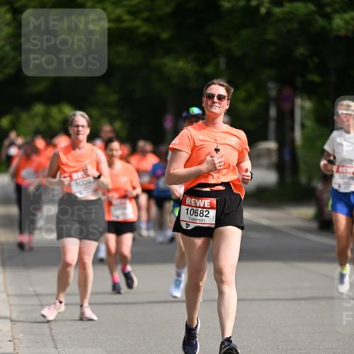 15.06.2025 - REWE Women's Run Dr. Thomas Lammeyer http://msf.ph/oto/7964067 15.06.2025 09:52:35 Laufen 10093, 10682 meine-sportfotos.de