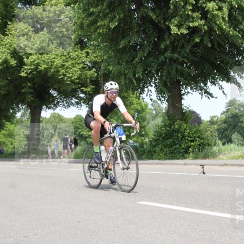 15.06.2025 - 7 Türme Triathlon Yannick Fuchs http://msf.ph/oto/7964477 15.06.2025 12:58:30 Radfahren  meine-sportfotos.de