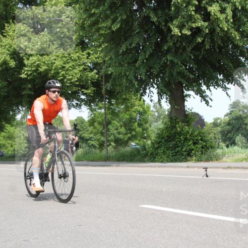 15.06.2025 - 7 Türme Triathlon Yannick Fuchs http://msf.ph/oto/7964496 15.06.2025 12:58:37 Radfahren  meine-sportfotos.de