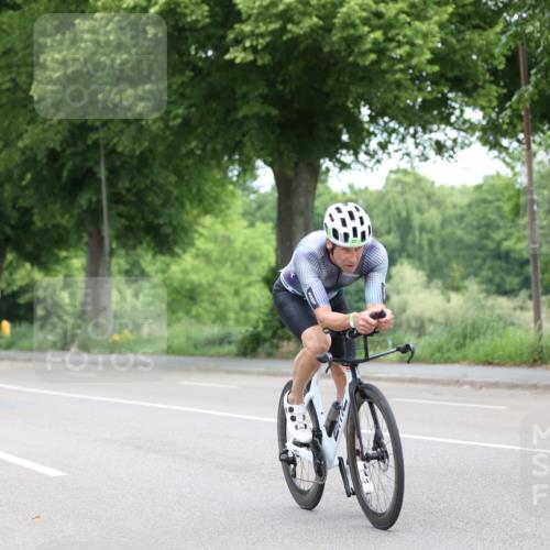 15.06.2025 - 7 Türme Triathlon Yannick Fuchs http://msf.ph/oto/7964572 15.06.2025 11:12:30 Radfahren 317 meine-sportfotos.de