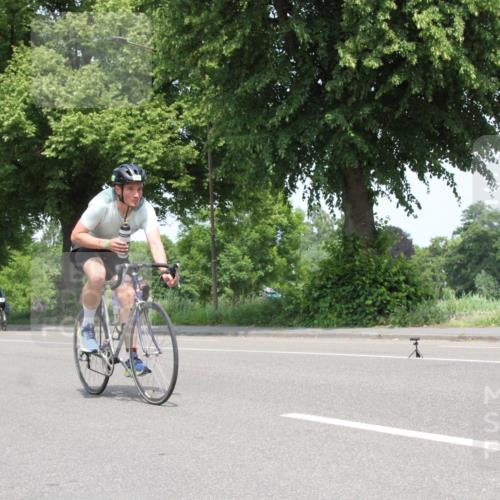 15.06.2025 - 7 Türme Triathlon Yannick Fuchs http://msf.ph/oto/7964755 15.06.2025 13:00:39 Radfahren  meine-sportfotos.de