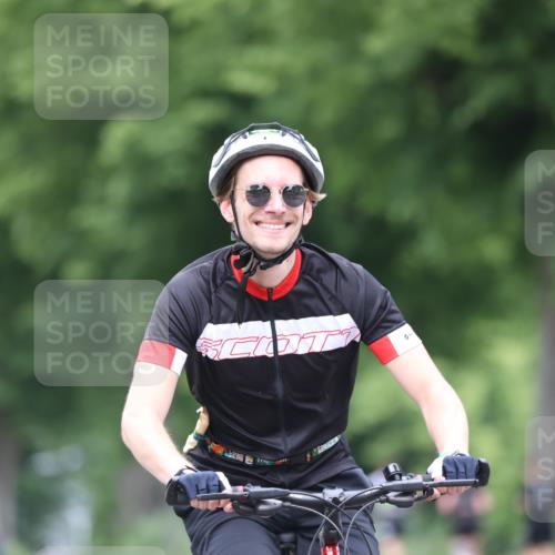 15.06.2025 - 7 Türme Triathlon Yannick Fuchs http://msf.ph/oto/7964781 15.06.2025 13:55:50 Radfahren 937, 1118 meine-sportfotos.de