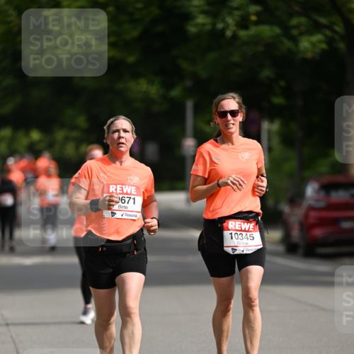 15.06.2025 - REWE Women's Run Dr. Thomas Lammeyer http://msf.ph/oto/7964798 15.06.2025 09:53:02 Laufen 671, 10345 meine-sportfotos.de