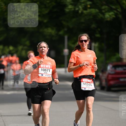 15.06.2025 - REWE Women's Run Dr. Thomas Lammeyer http://msf.ph/oto/7964802 15.06.2025 09:53:02 Laufen 10671, 10345 meine-sportfotos.de
