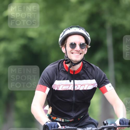 15.06.2025 - 7 Türme Triathlon Yannick Fuchs http://msf.ph/oto/7964815 15.06.2025 13:55:50 Radfahren 937, 1118 meine-sportfotos.de