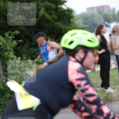 15.06.2025 - 7 Türme Triathlon Yannick Fuchs http://msf.ph/oto/7965399 15.06.2025 13:58:08 Radfahren  meine-sportfotos.de