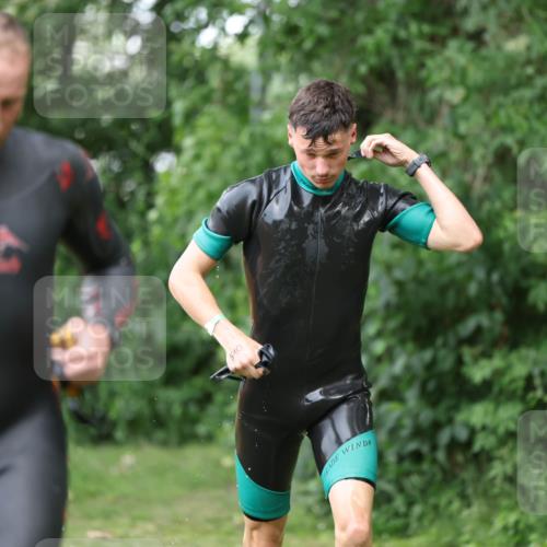 15.06.2025 - 7 Türme Triathlon Michael Strokosch http://msf.ph/oto/7965401 15.06.2025 12:18:46 Schwimmen 384, 470, 510, 562 meine-sportfotos.de