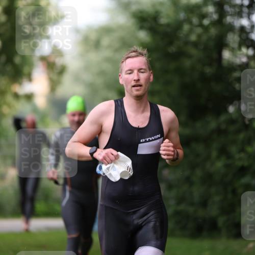 15.06.2025 - 7 Türme Triathlon Michael Strokosch http://msf.ph/oto/7965458 15.06.2025 12:19:09 Schwimmen 367, 559, 570, 649 meine-sportfotos.de